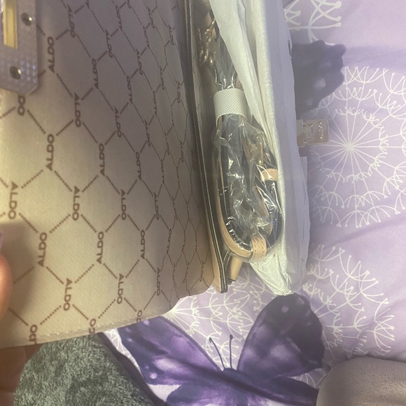 Crossbody strap purse - Picture 4 of 5